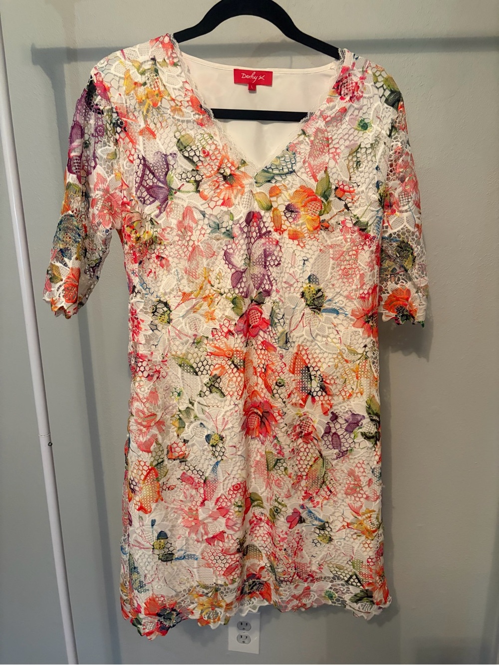 Dainty X Floral Lace V-Neck Shift Dress in White Multi